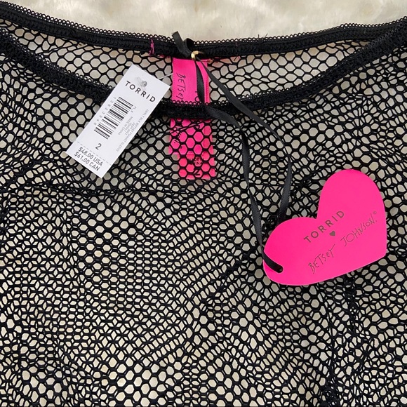LAST ONE Torrid 2 Betsey Johnson Fishnet Crop NWT - Picture 9 of 10